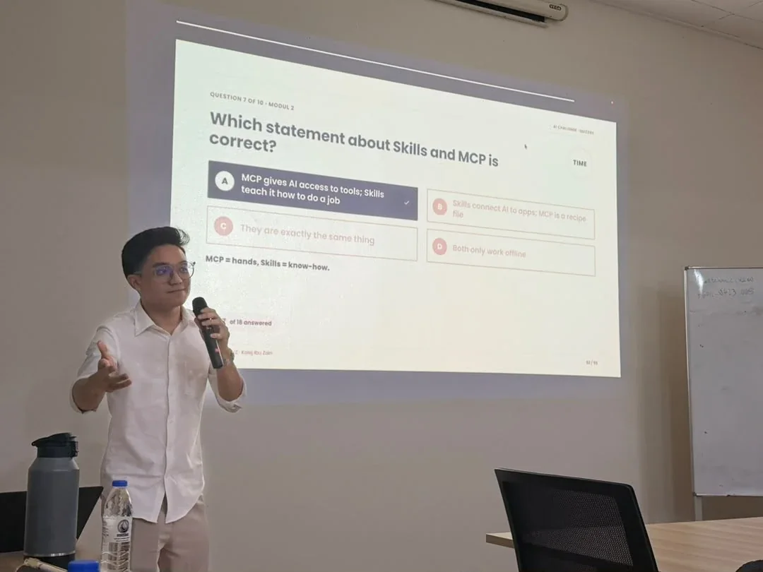 A trainer presenting a live quiz question about Skills and MCP